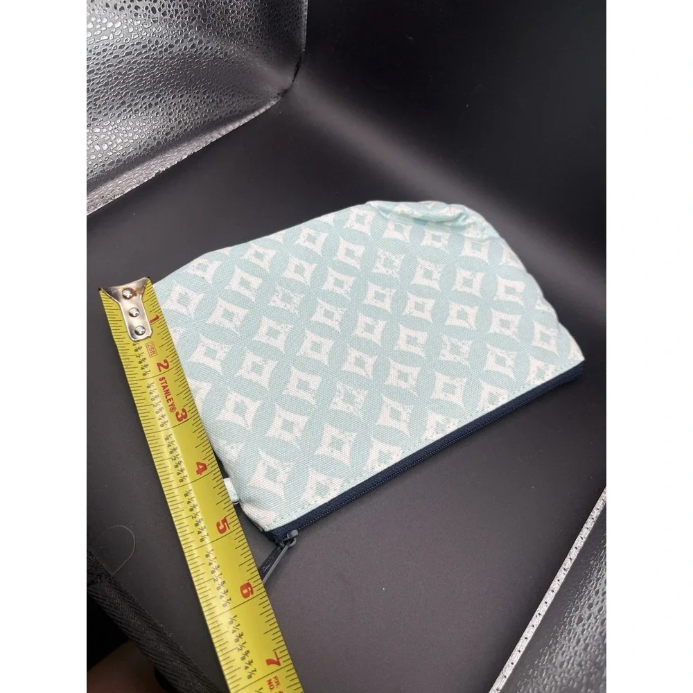 Thirty One RAGE Light Blue Pouch Cosmetic Makeup Bag Organizing Travel Bag NEW